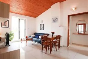 Nora, a big terrace by the sea - Image 2