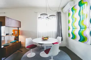 Authentic Mid-Century Modern Retreat｜near Mall - Image 2