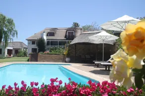 Thatch roof luxury Acara Guesthouse Solar off grid - Image 5