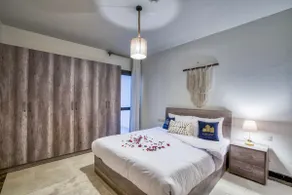 Elegant duplex with pool frontAUC - Image 4