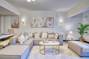 Elegant duplex with pool frontAUC - Image 3