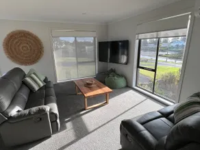 Beach and Riverfront views Port Fairy - Image 4