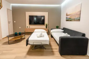 Elegant decorated house - Free Private Parking & Fibre Internet! - Image 4