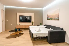 Elegant decorated house - Free Private Parking & Fibre Internet! - Image 3