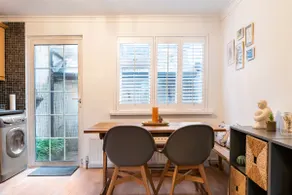 Modern Terraced House - Image 4