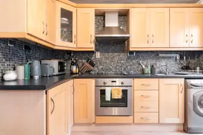 Modern Terraced House - Image 3