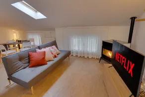 [Attic-Theatre 5 Min Car]A/C Free Parking - WiFi - Image 2