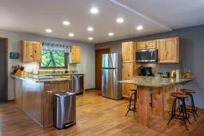 Luxury Lakeside Cabin Wheelchair Accessible w Dock - Image 3