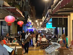 Beach, Restaurants & Bars - no better place! - Image 4