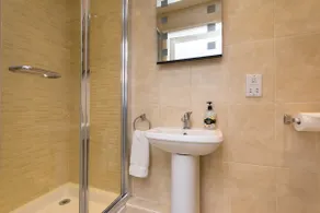 Stunning Sea View Central Torbay Home with Parking - Image 5