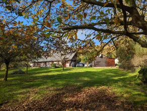 Farmhouse with garden and river - Image 3