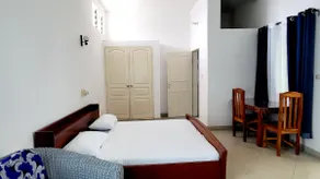 Furnished studio in a good location, alone on the landing. - Image 2