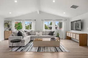 Modern Luxe Mission Valley 3 BR with Game Room - Image 2