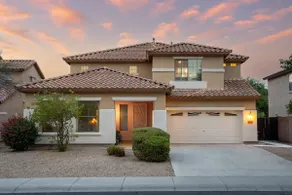 5BR Corporate Stay Near Westgate | Pets OK - Image 5
