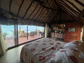 Tahitian bungalow on the beach - Image 3