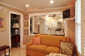Artistic 1 bedroom - quick walk to the beach - Image 4