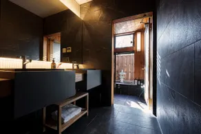 Private House with Hot Spring, Dedicated Dog run - Image 2