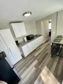 Spacious Studio Near the Beach • Pet Friendly - Image 5