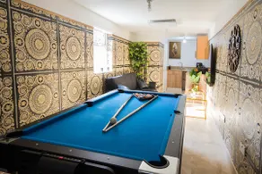 Luxury Versace 2 Bed Hot Tub Pool Table Sky Tv - Image 4