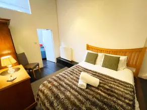 Catcune Grand Suite - Apartment 1 - Image 3