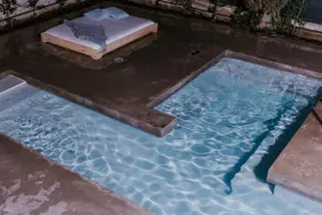 House with a garden and pool - Image 2