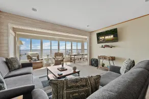 Lakefront Cottage with Sunset Views - Image 4