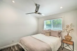 Lovely brand new 2 bed w/pool table fireplace - Image 5