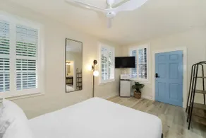 At Mine | Lovely Suite steps from Duval Street - Image 5