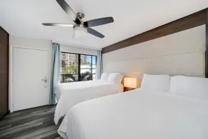 At Mine | Double Suite in Fort Lauderdale - Image 4