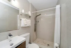 At Mine | Seabreeze Suite Steps from the Ocean - Image 4
