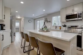 Modern 5BR - Large Yard + BBQ + Game Room - Image 4