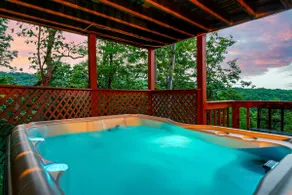 3 Levels · 3 Scenic Decks · Game Room · Hot Tub - Image 5