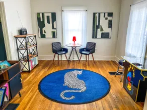 Cheerful Bungalow - 2 min -> U Of A/Downtown - Image 3