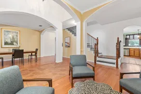 Large Comfy  4BR Retreat/Great Location ~Fam/Group - Image 3