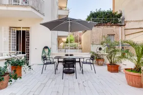 Gianicolo Apartment with Terrace - Image 2