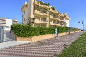 Roseto Degli Abruzzi Apartment - Image 2