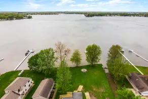 Adorable Chapman Lake Front Home - Image 5