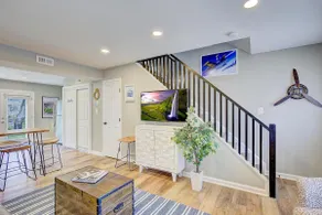 *Charming Downtown Townhouse w/Parking & Patio* - Image 3
