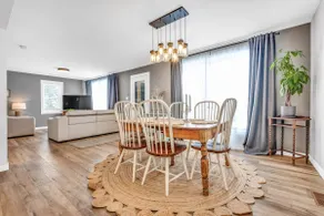 Cozy 4 Bedroom Home in Cornwall - Image 5