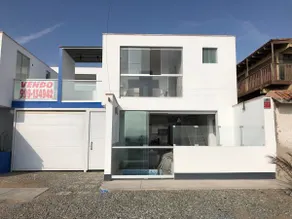Seaside Retreat: House of Peace and Disconnection - Image 2