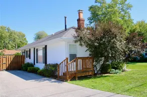 Madison on the Lake Home with Lake Erie views & Pool in Wine Country! - Image 4