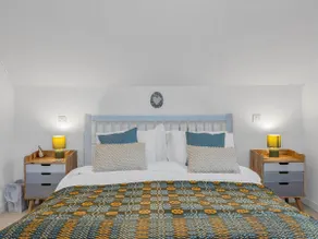 Cheerful Stays: 4 Bedroom Cottage in Arrochar - Image 3