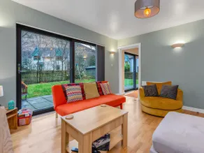 Cheerful Stays: 4 Bedroom Cottage in Arrochar - Image 2