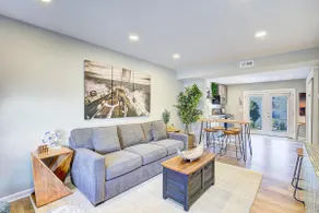 Unique Listing! Entire Downtown Triplex w/Private Parking! Sleeps 12-18. Pets ok - Image 4
