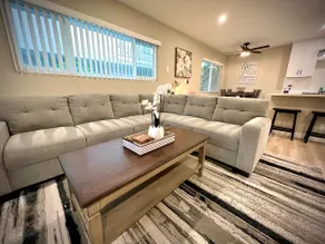 2 Queen Beds, Amazing Kitchen and Central A/C! - Image 5