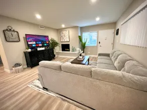 2 Queen Beds, Amazing Kitchen and Central A/C! - Image 4