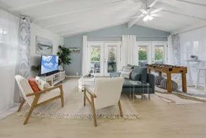 The Lake Oasis Retreat *cozy, serene, relaxing* - Image 2