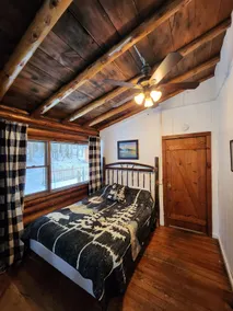 Lake George 2 bedroom authentic log cabin unit - Image 5