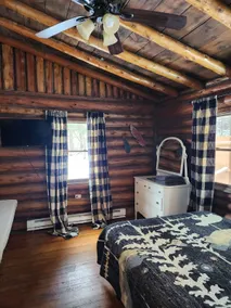 Lake George 2 bedroom authentic log cabin unit - Image 4