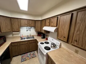 Airport & Sunsets-2 BR home-Covered parking-WiFi - Image 4